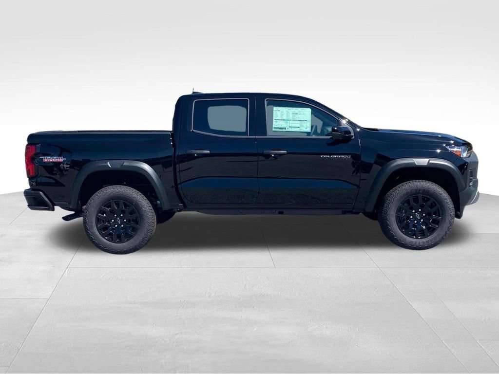2026 Chevrolet Colorado Trail Boss photo 2