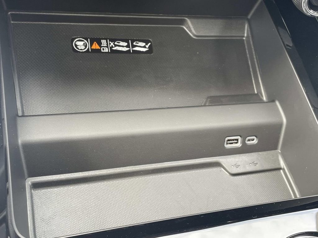 2026 Chevrolet Suburban RST - Photo 25