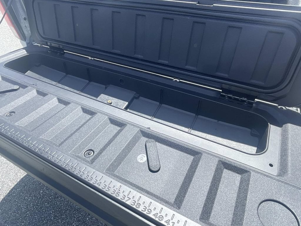 2026 Chevrolet Colorado ZR2 - Photo 11