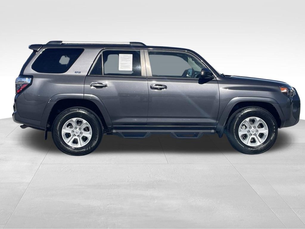 2021 Toyota 4Runner SR5 photo 2
