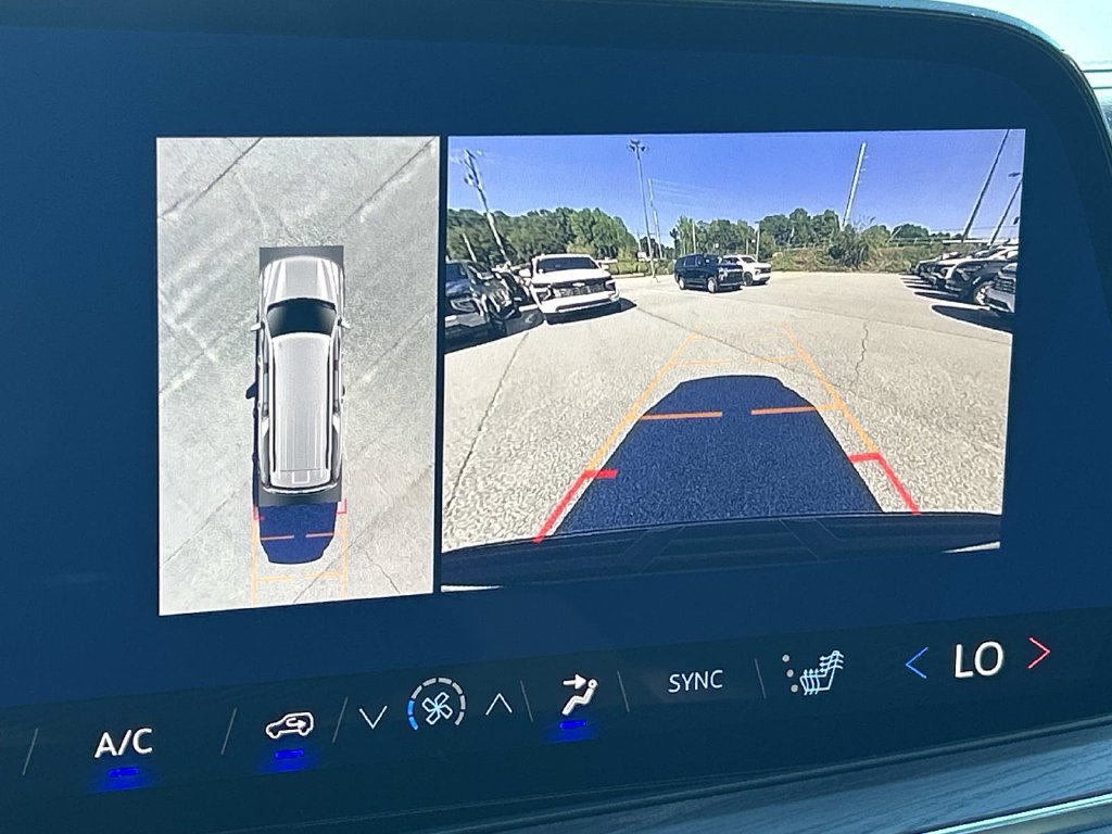 2027 Chevrolet Suburban Z71 - Photo 21