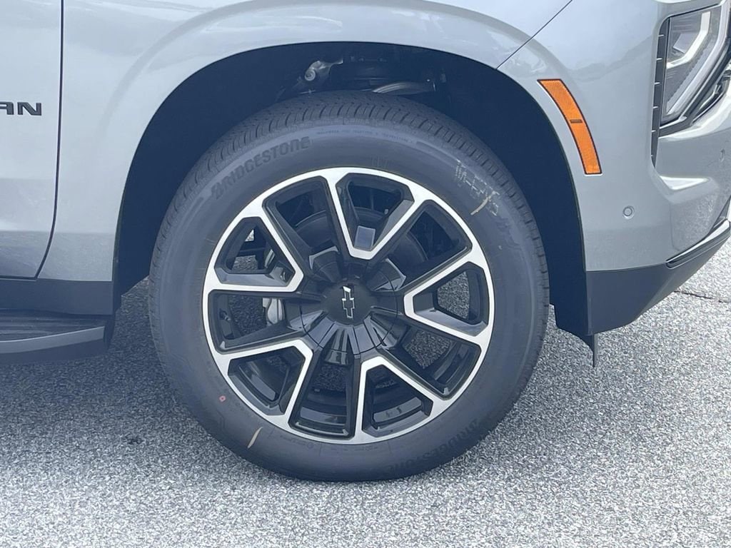 2026 Chevrolet Suburban RST - Photo 9