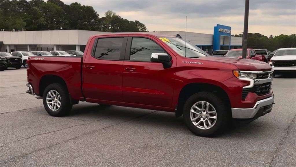 Used 2024 Chevrolet Silverado 1500 LT with VIN 1GCUDDEDXRZ132216 for sale in Lawrenceville, GA