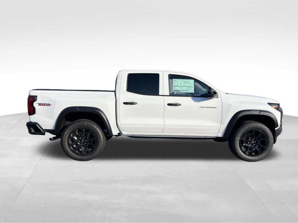 2026 Chevrolet Colorado Trail Boss photo 2