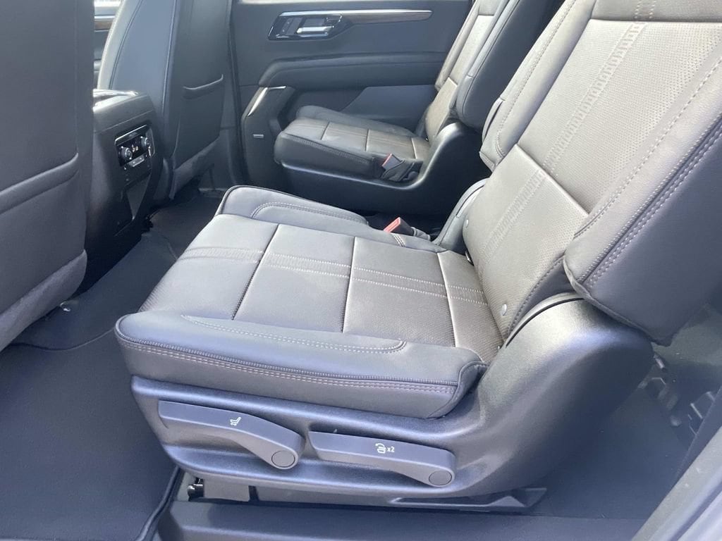 2026 Chevrolet Suburban High Country - Photo 14