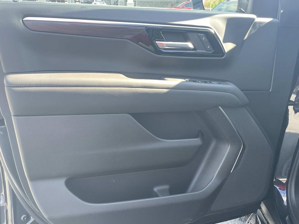 2026 Chevrolet Tahoe LS - Photo 15