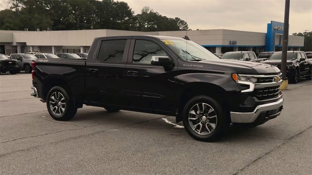 Used 2022 Chevrolet Silverado 1500 LT with VIN 3GCPDKEK6NG570760 for sale in Lawrenceville, GA