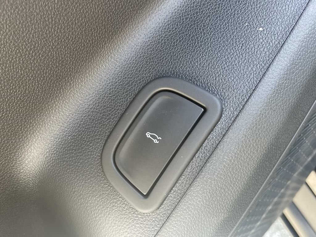 2026 Chevrolet Traverse LT - Photo 17