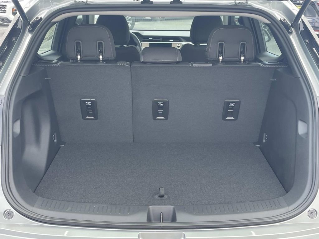 2027 Chevrolet Bolt LT - Photo 10