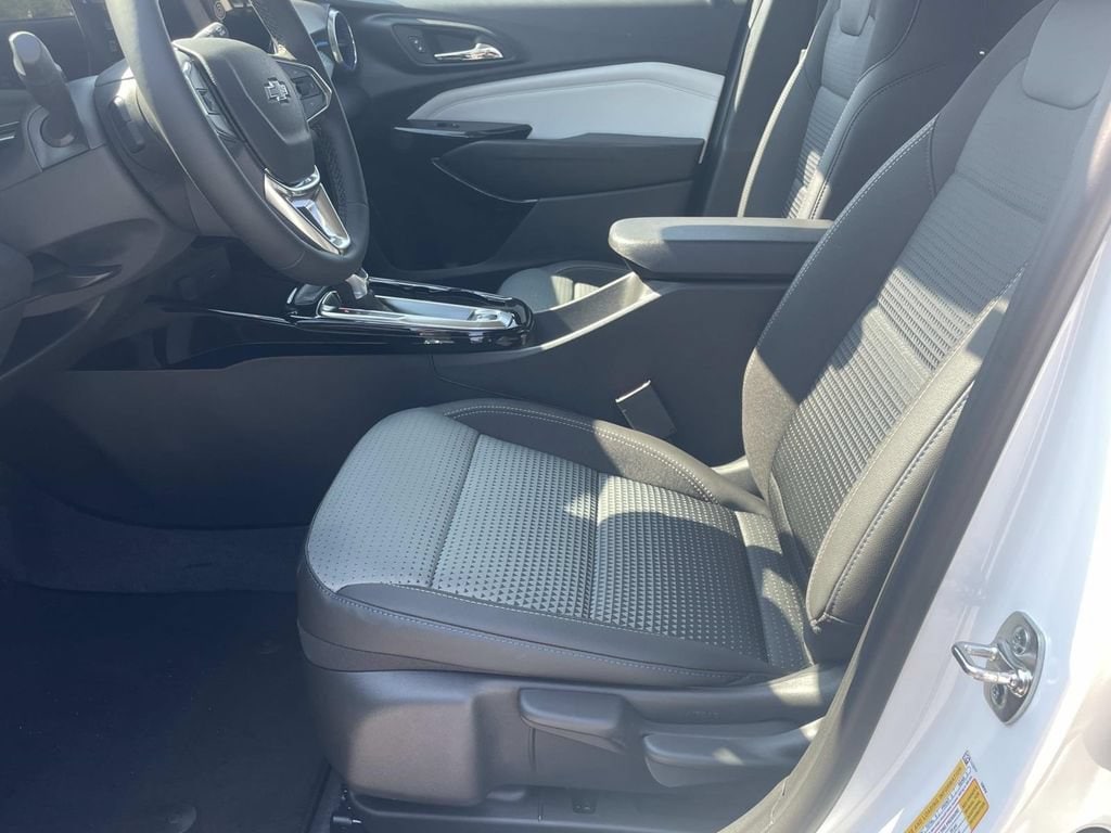2026 Chevrolet Trax LT - Photo 16