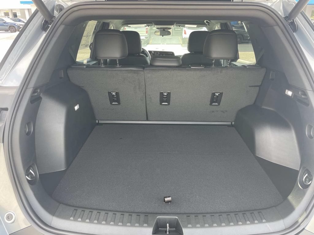 2027 Chevrolet Equinox LT - Photo 11