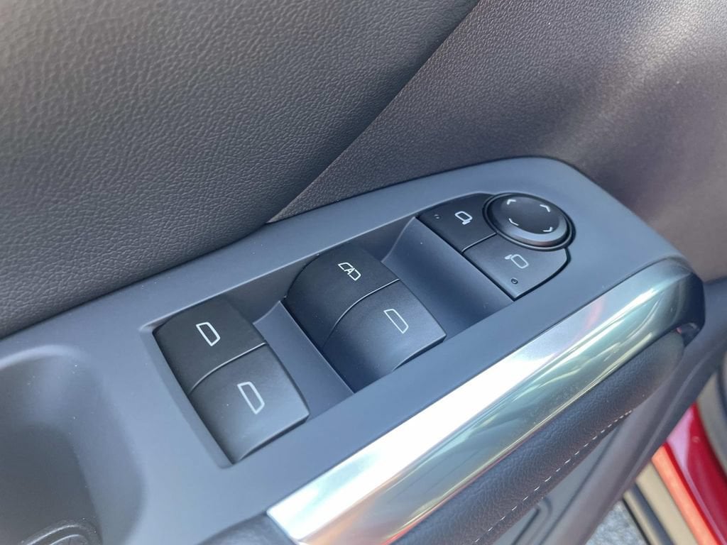 2027 Chevrolet Traverse LT - Photo 16