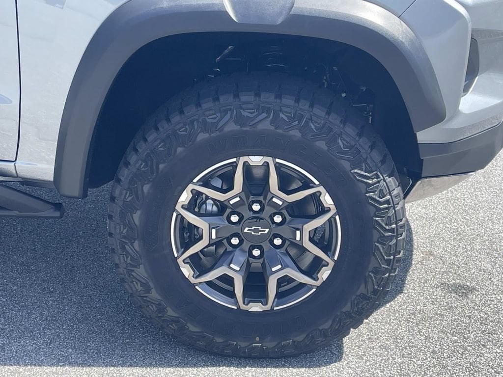2026 Chevrolet Colorado ZR2 - Photo 10