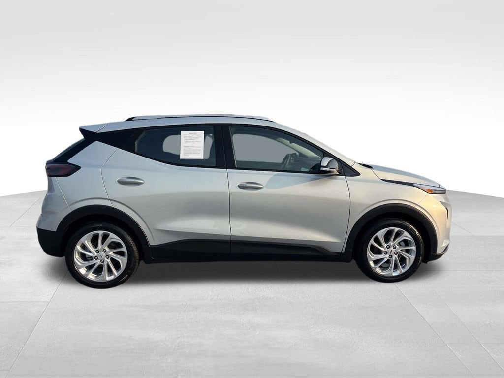 Used 2022 Chevrolet Bolt EUV LT with VIN 1G1FY6S09N4126157 for sale in Lawrenceville, GA