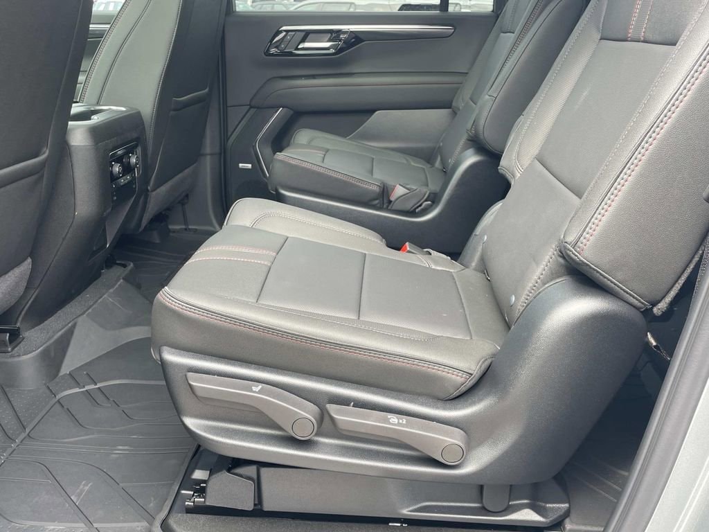 2026 Chevrolet Suburban RST - Photo 13