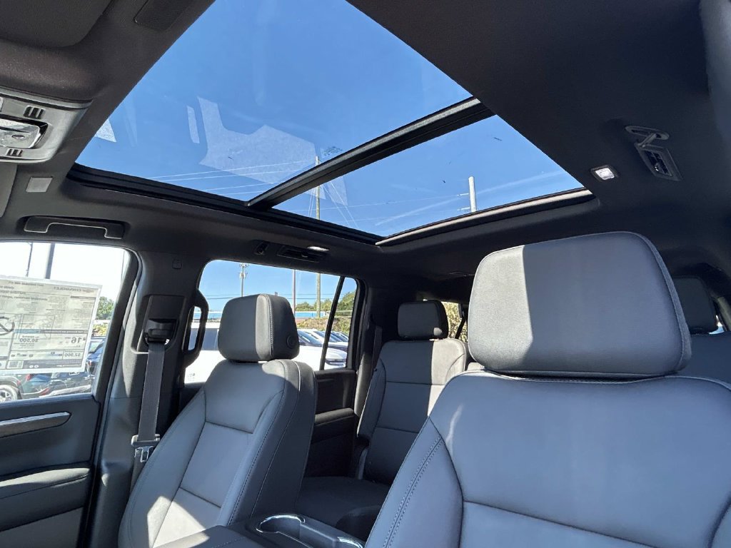 2027 Chevrolet Suburban Z71 - Photo 20
