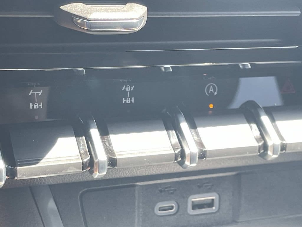 2026 Chevrolet Colorado ZR2 - Photo 22