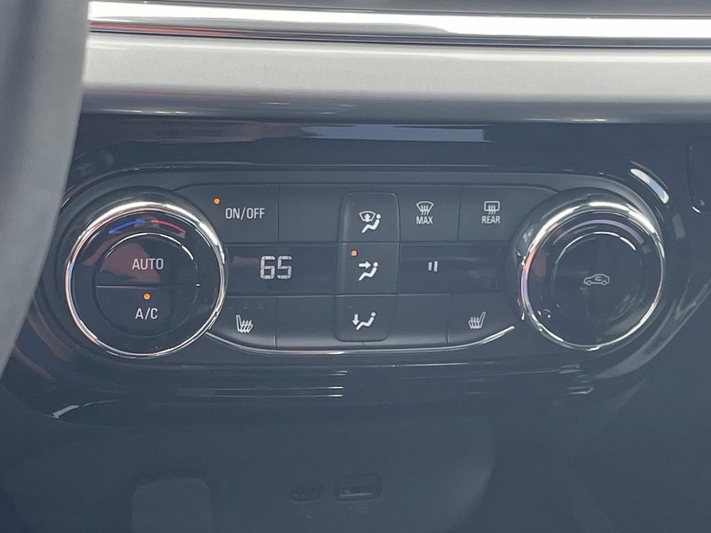 2026 Chevrolet Trax LT - Photo 18