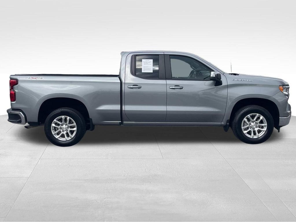 2023 Chevrolet Silverado 1500 photo 2