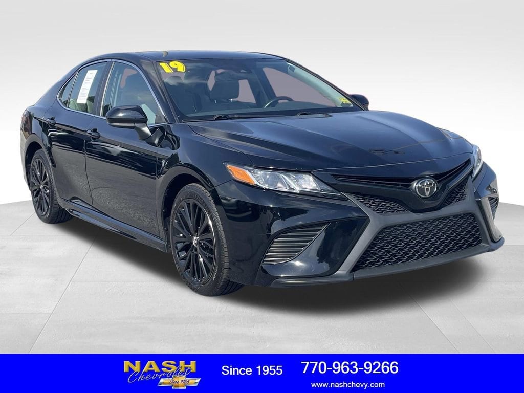 2019 Toyota Camry SE