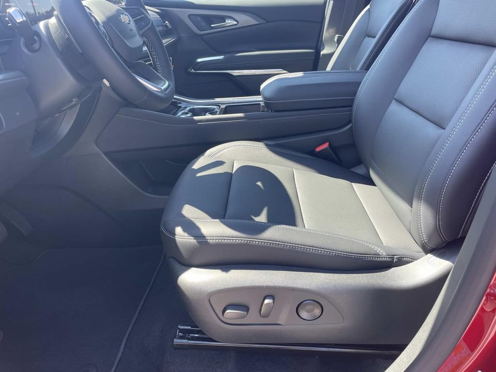 2027 Chevrolet Traverse LT - Photo 18