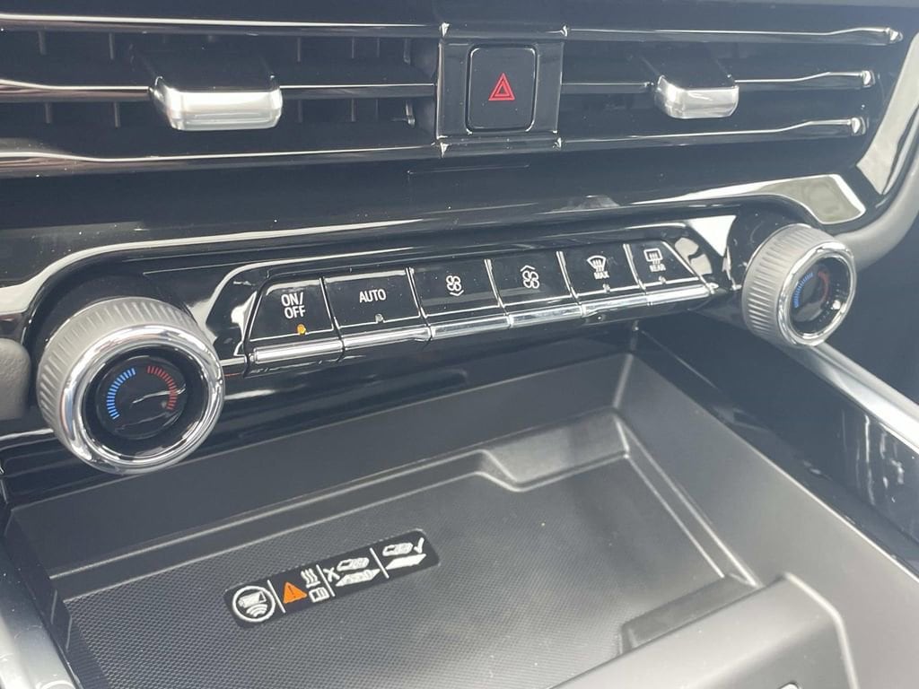 2026 Chevrolet Suburban RST - Photo 24