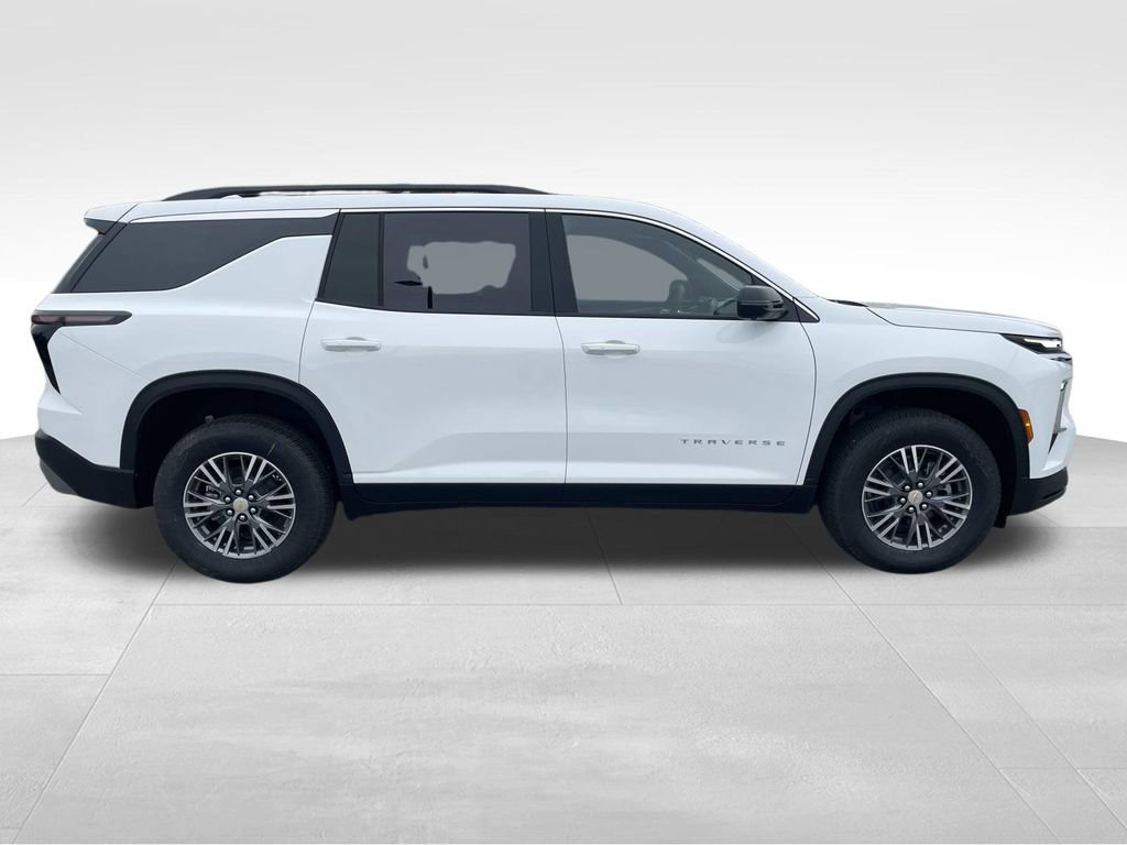 2025 Chevrolet Traverse photo 2