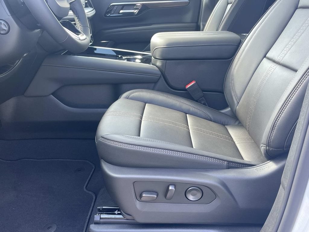 2026 Chevrolet Suburban High Country - Photo 19