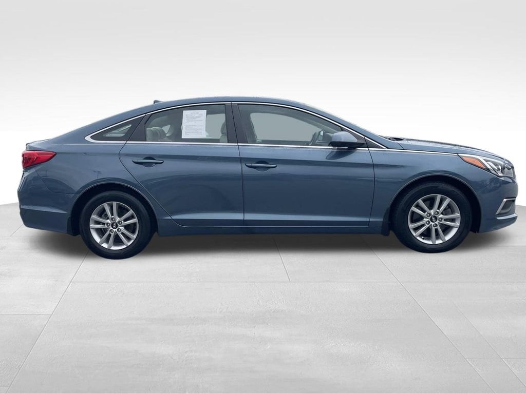 Used 2017 Hyundai Sonata SE Sedan