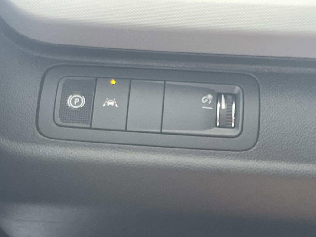 2027 Chevrolet Bolt LT - Photo 28