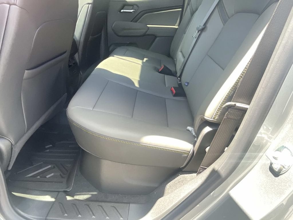 2026 Chevrolet Colorado ZR2 - Photo 12