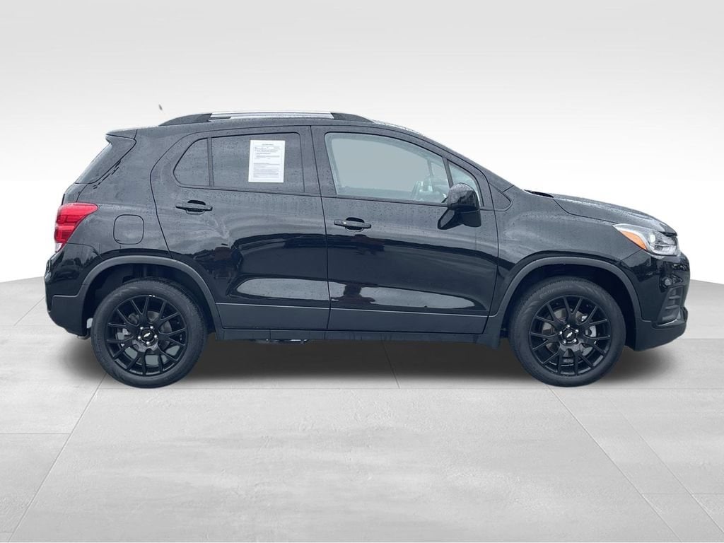 Used 2022 Chevrolet Trax LT with VIN KL7CJPSM4NB569624 for sale in Lawrenceville, GA