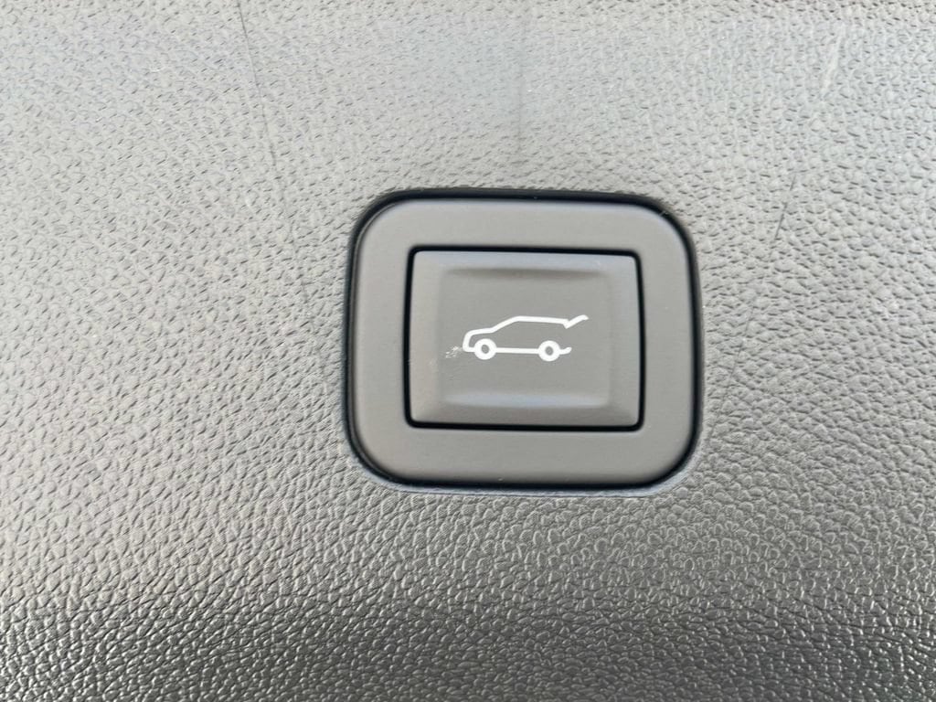 2026 Chevrolet Tahoe Z71 - Photo 12
