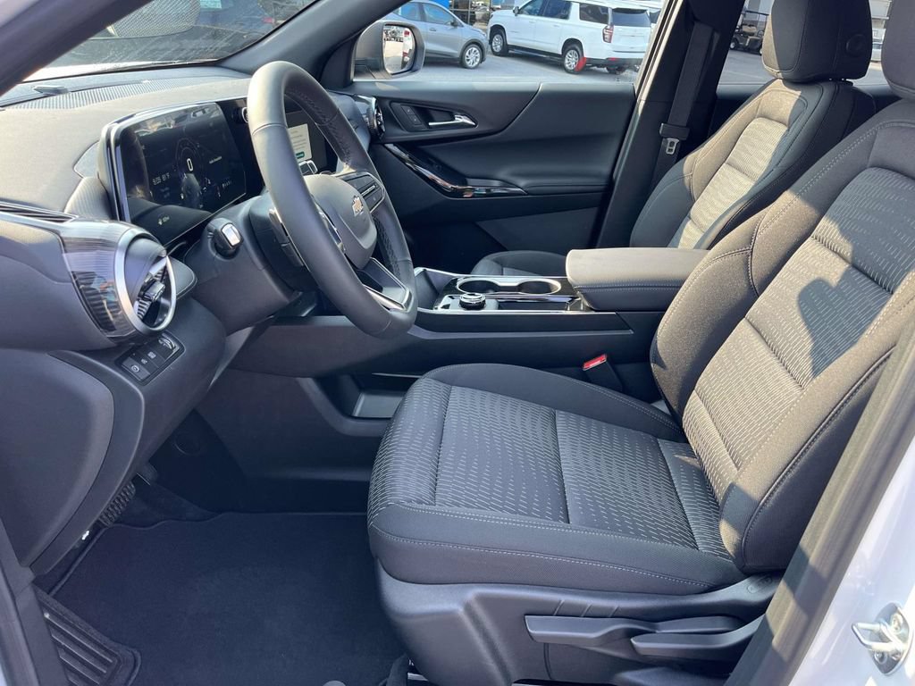 2027 Chevrolet Equinox LT - Photo 13