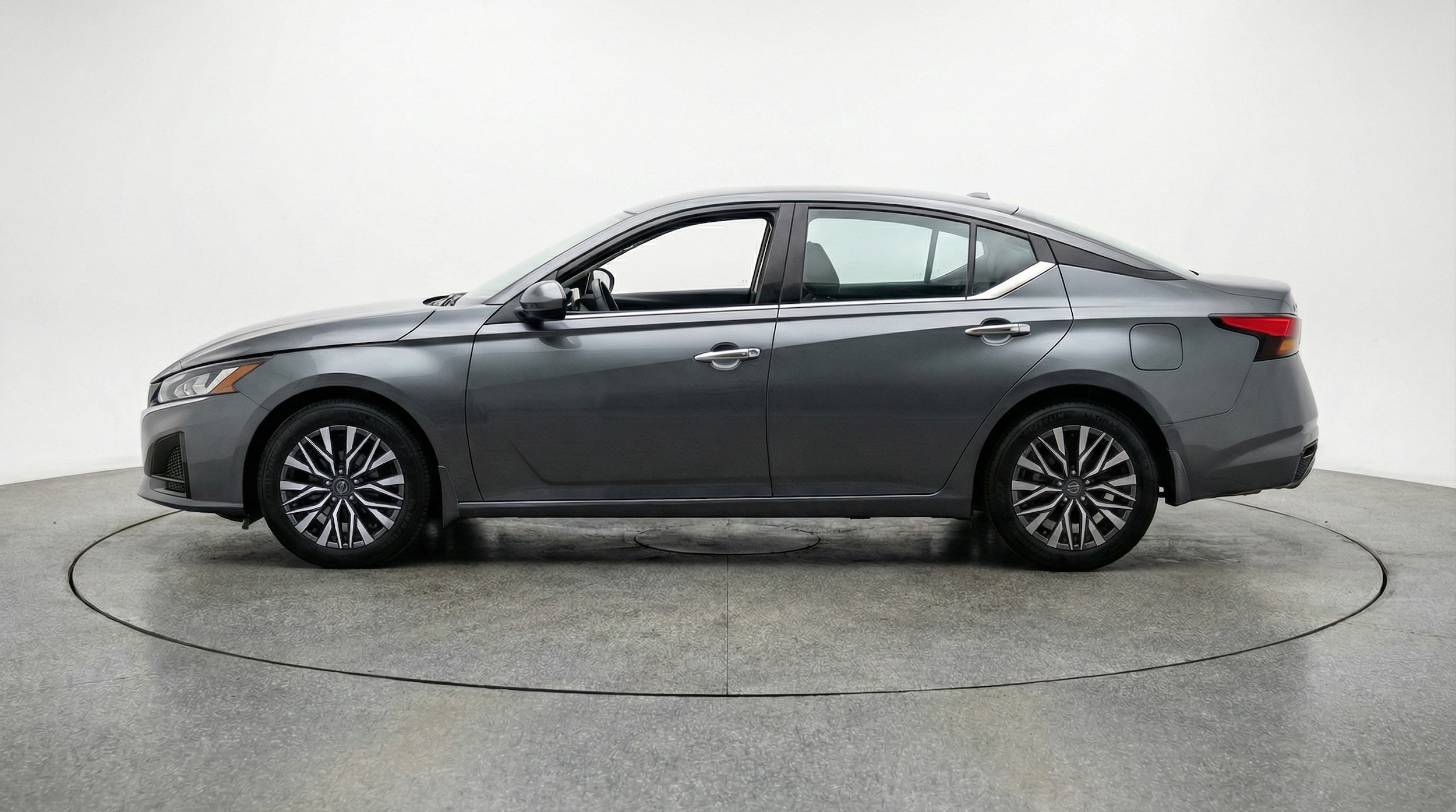 Thumbnail: 2025 Nissan Altima - 4