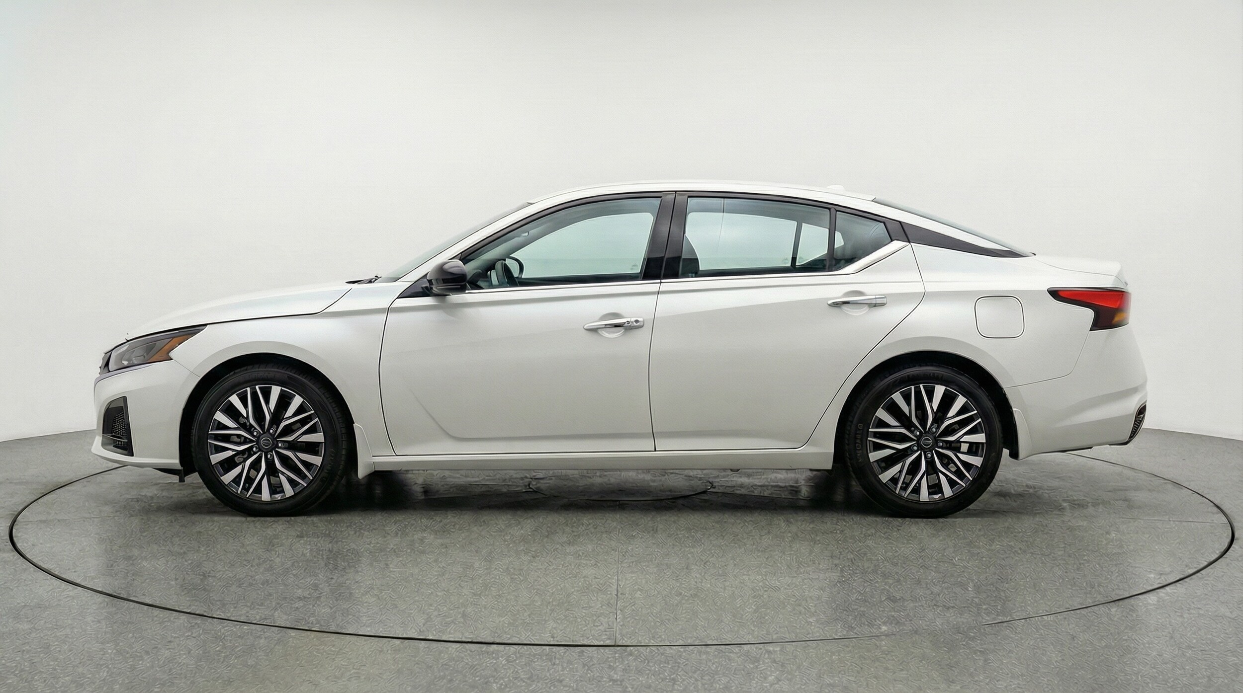 Thumbnail: 2025 Nissan Altima - 4