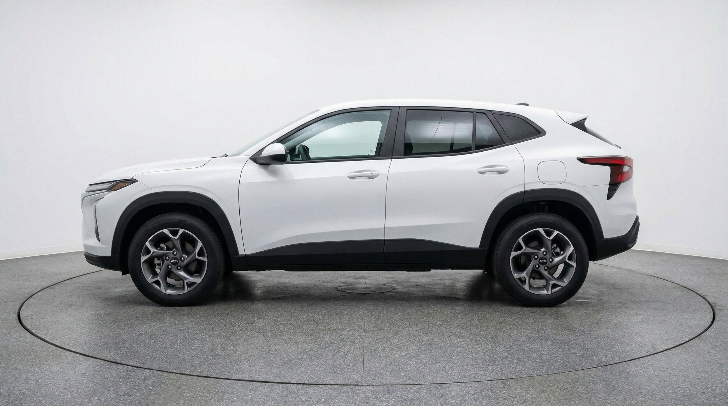 Thumbnail: 2025 Chevrolet Trax - 3