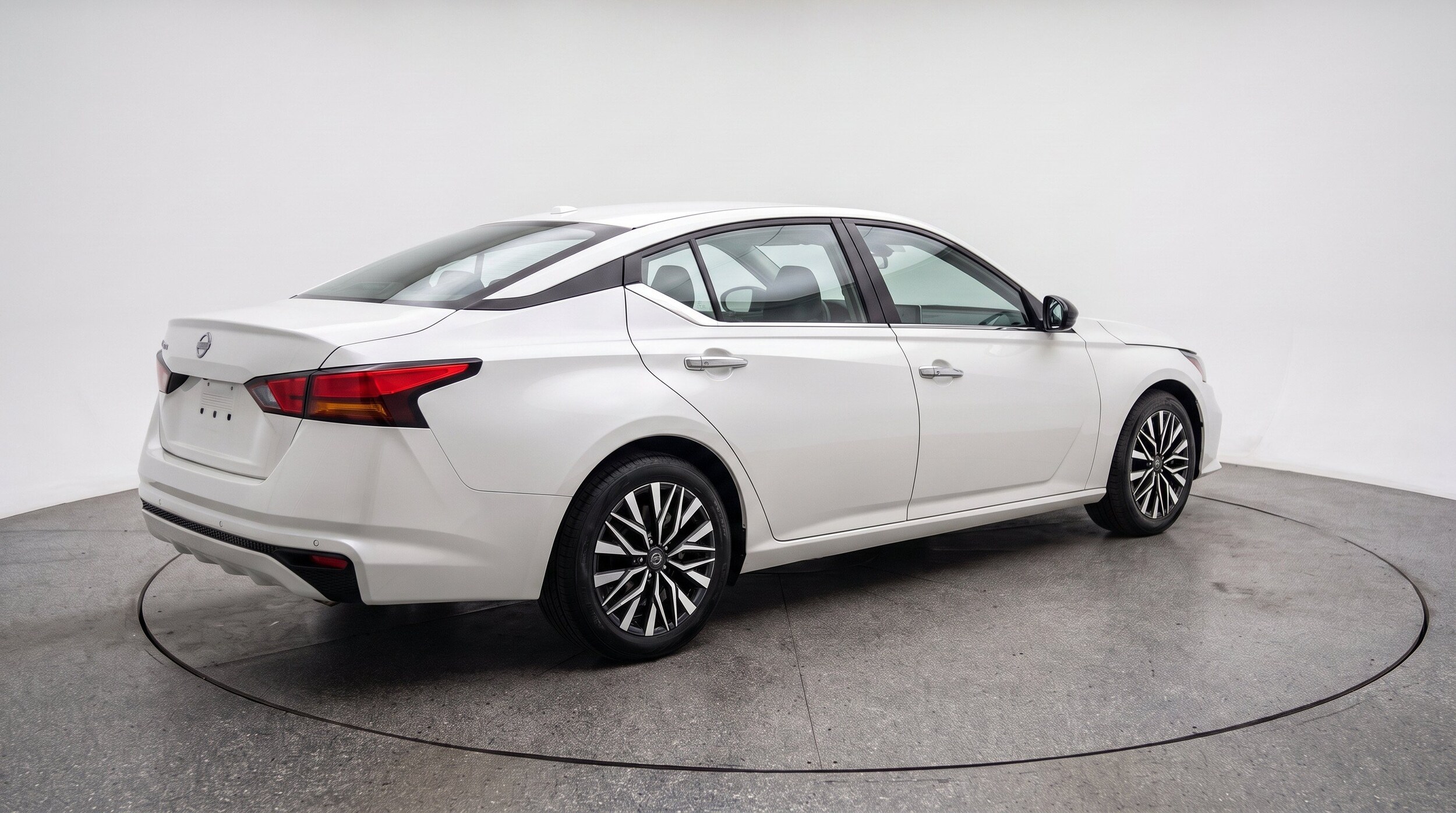 Thumbnail: 2025 Nissan Altima - 9