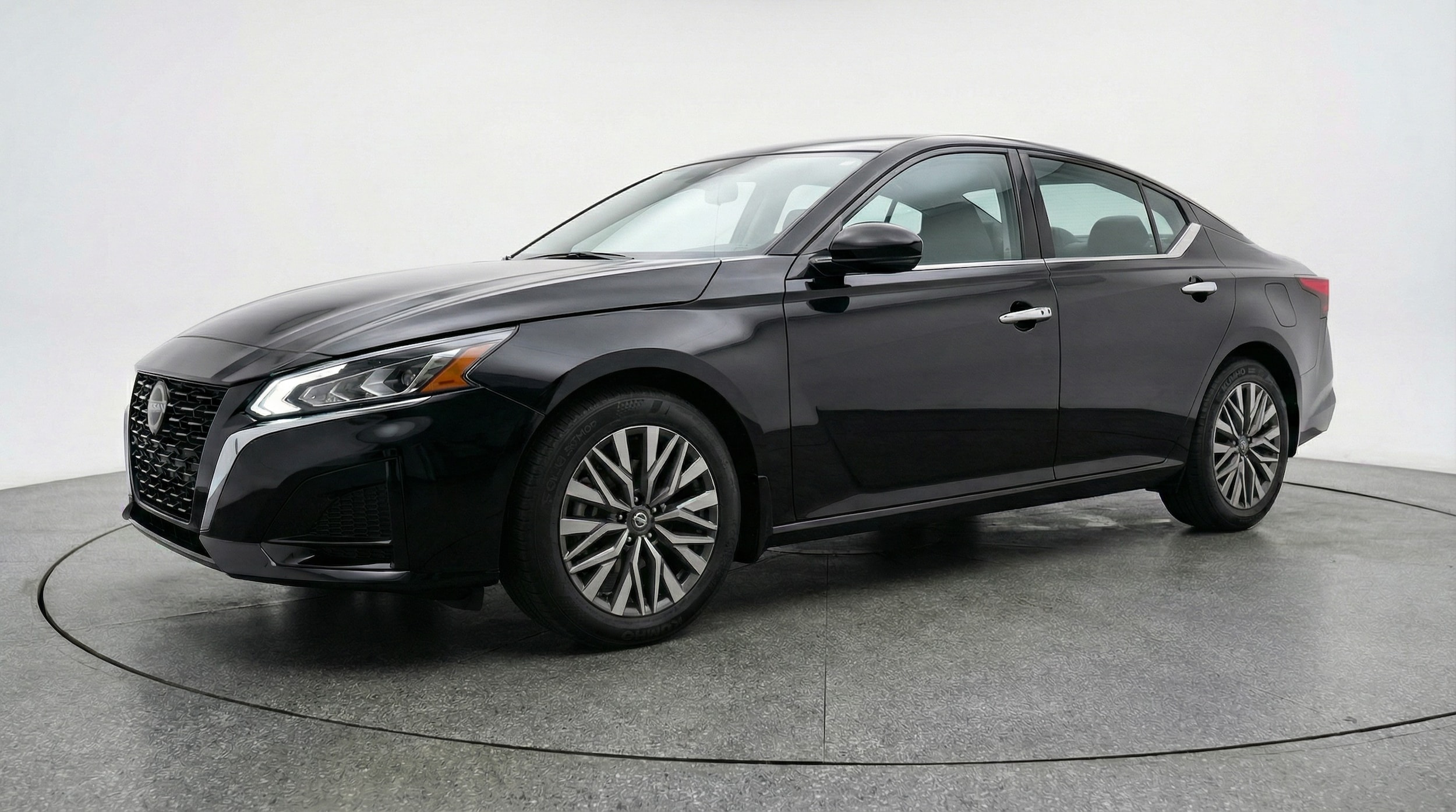 Thumbnail: 2025 Nissan Altima - 3