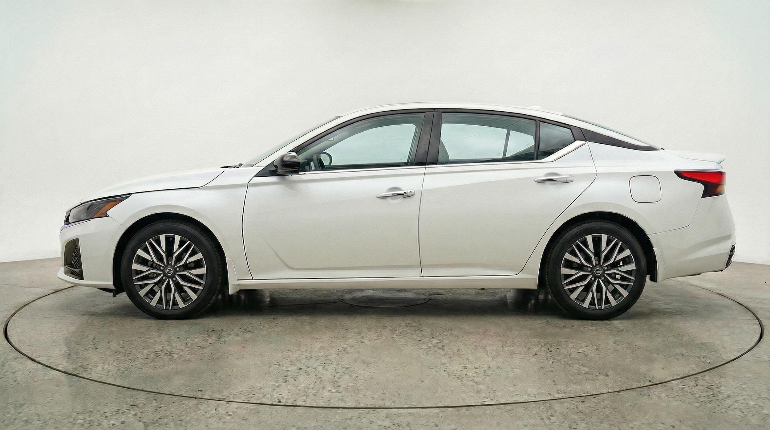 Thumbnail: 2025 Nissan Altima - 4