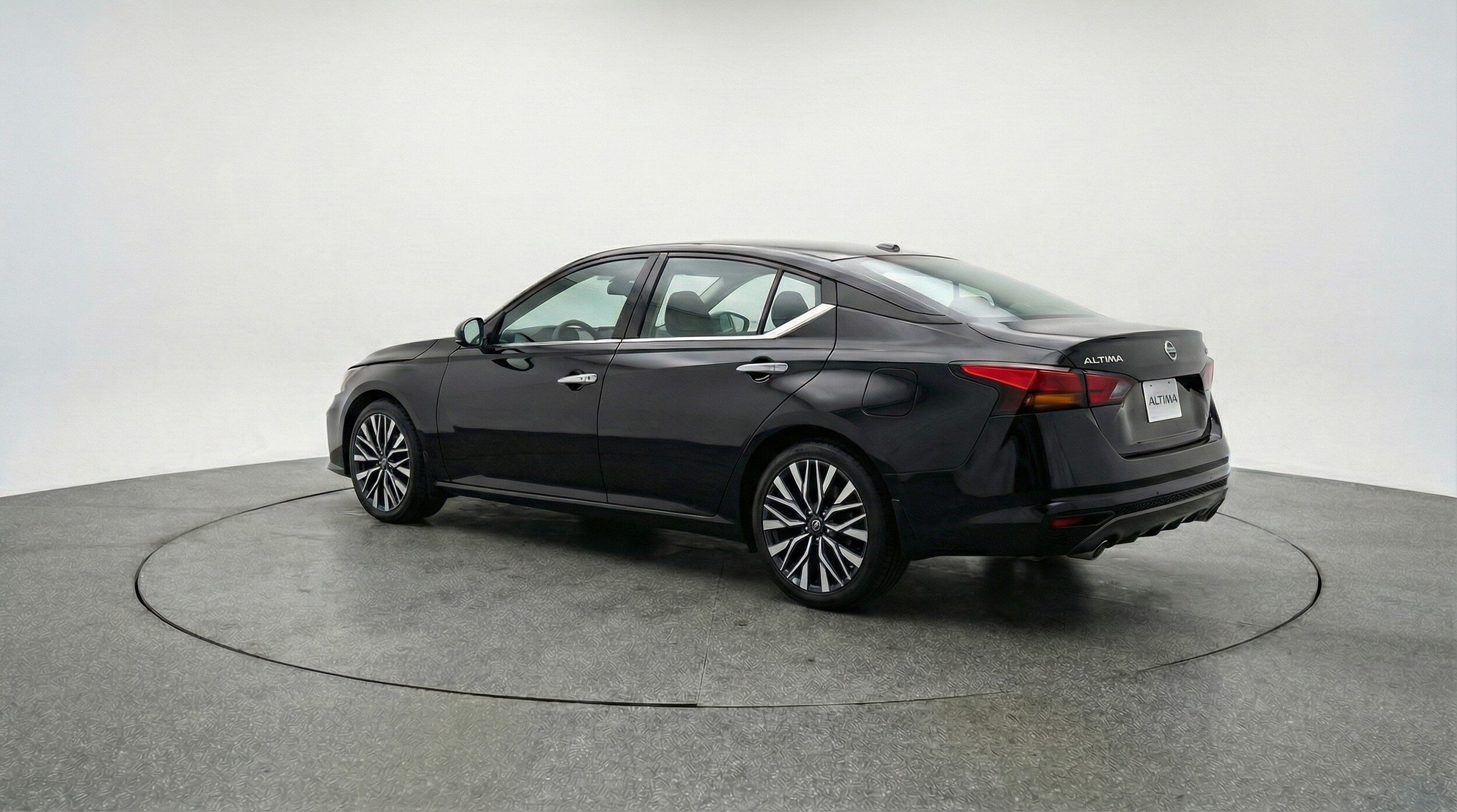 Thumbnail: 2025 Nissan Altima - 5