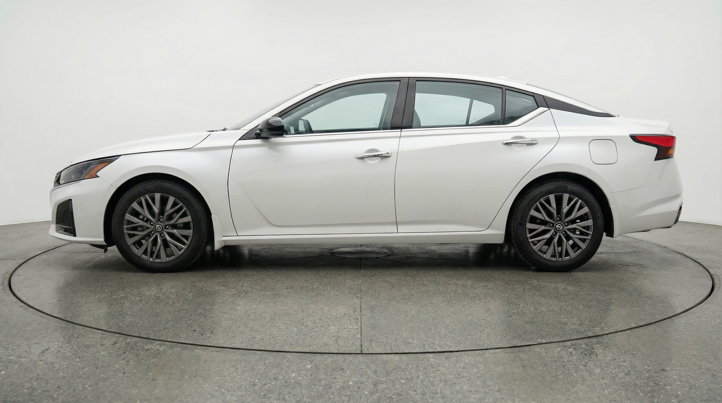 Thumbnail: 2025 Nissan Altima - 4