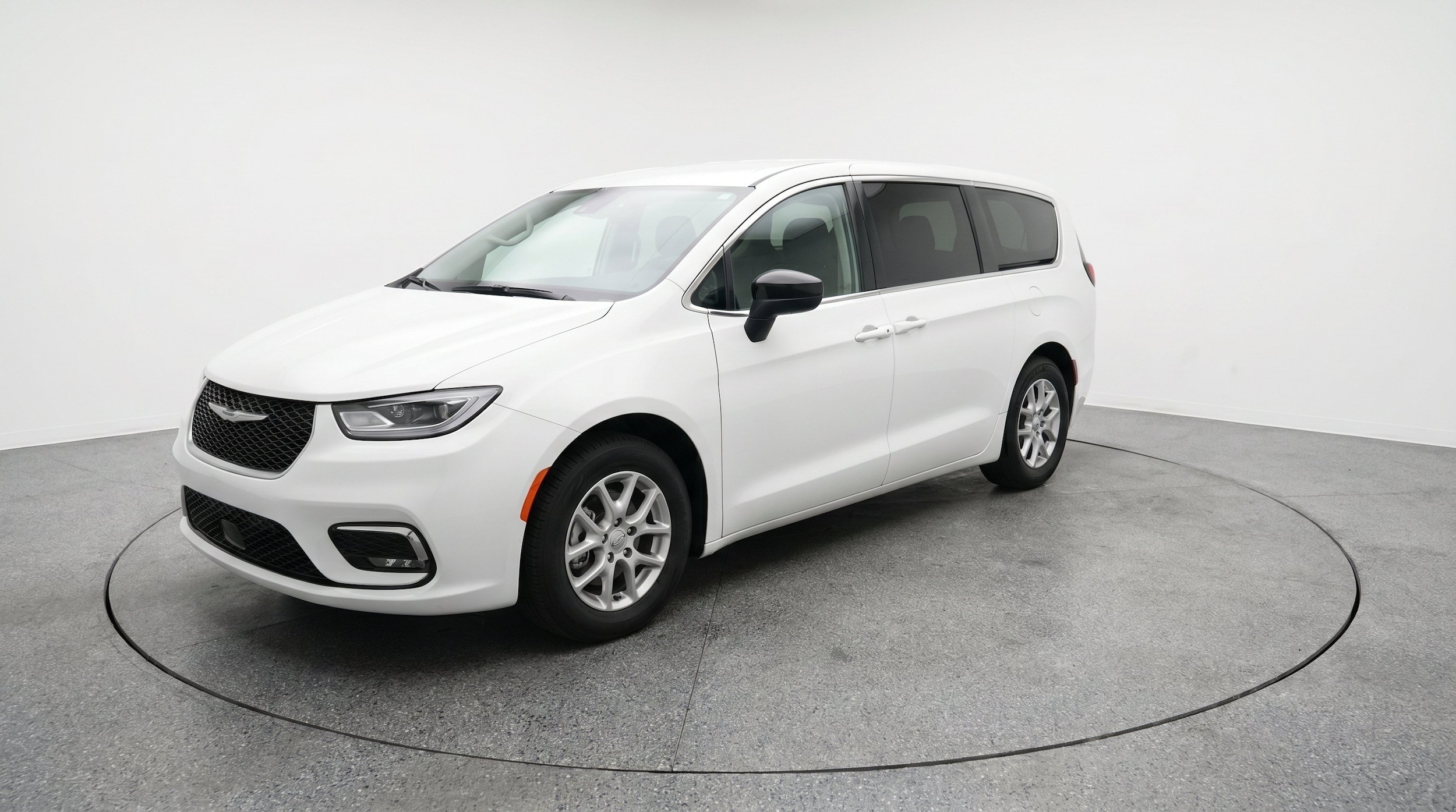 Thumbnail: 2024 Chrysler Voyager - 3