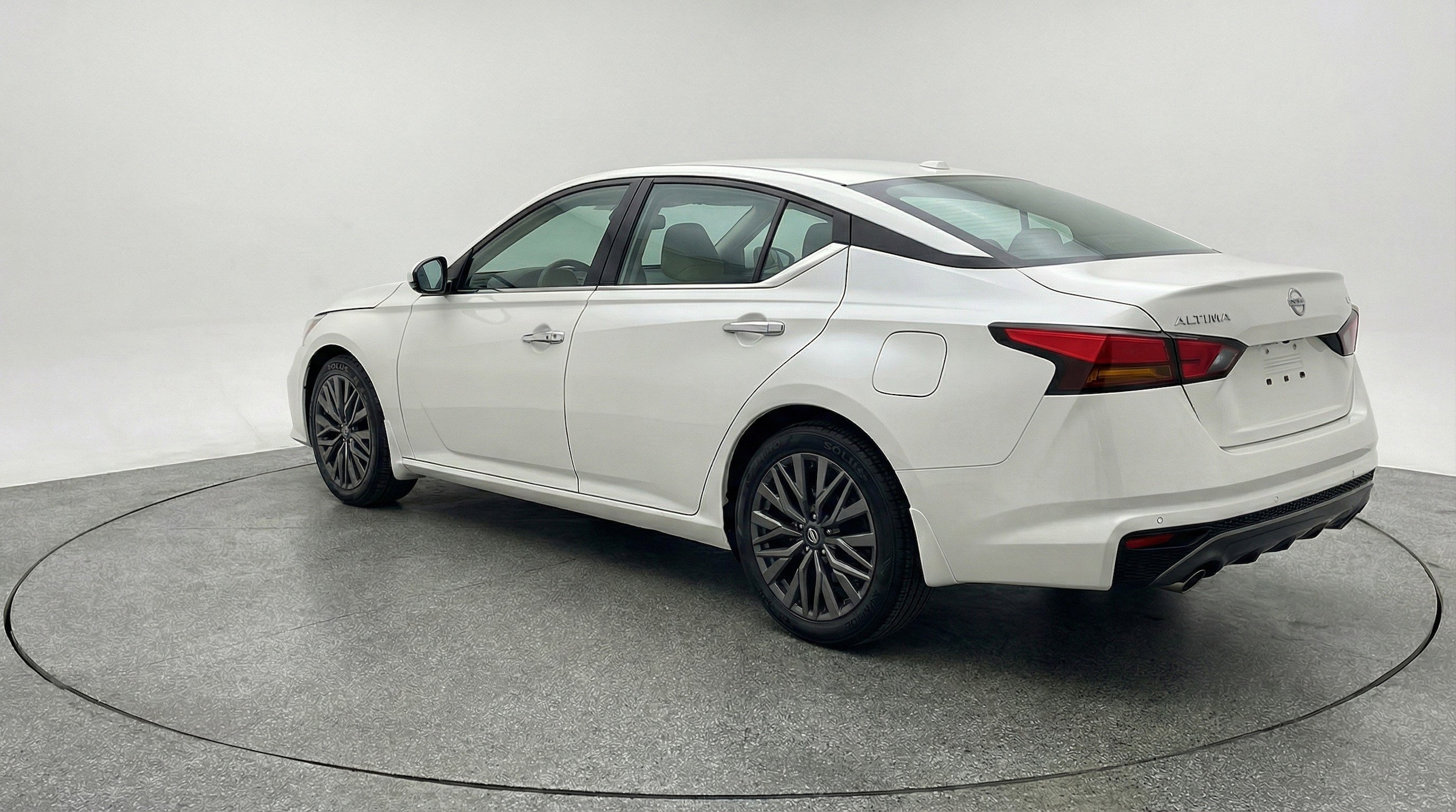 Thumbnail: 2025 Nissan Altima - 5