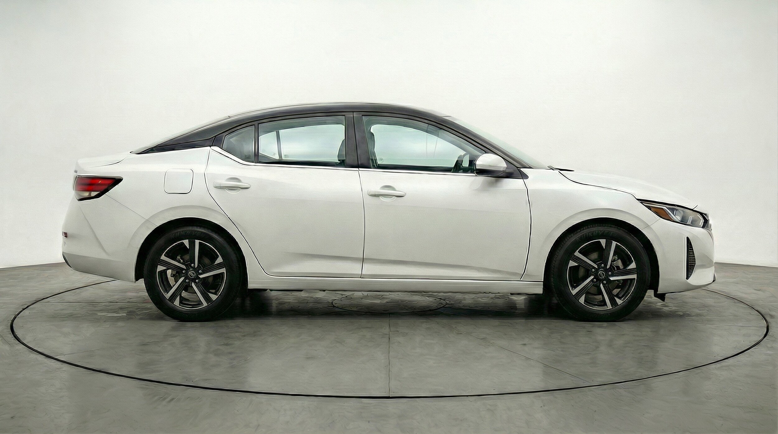 Thumbnail: 2025 Nissan Sentra - 9