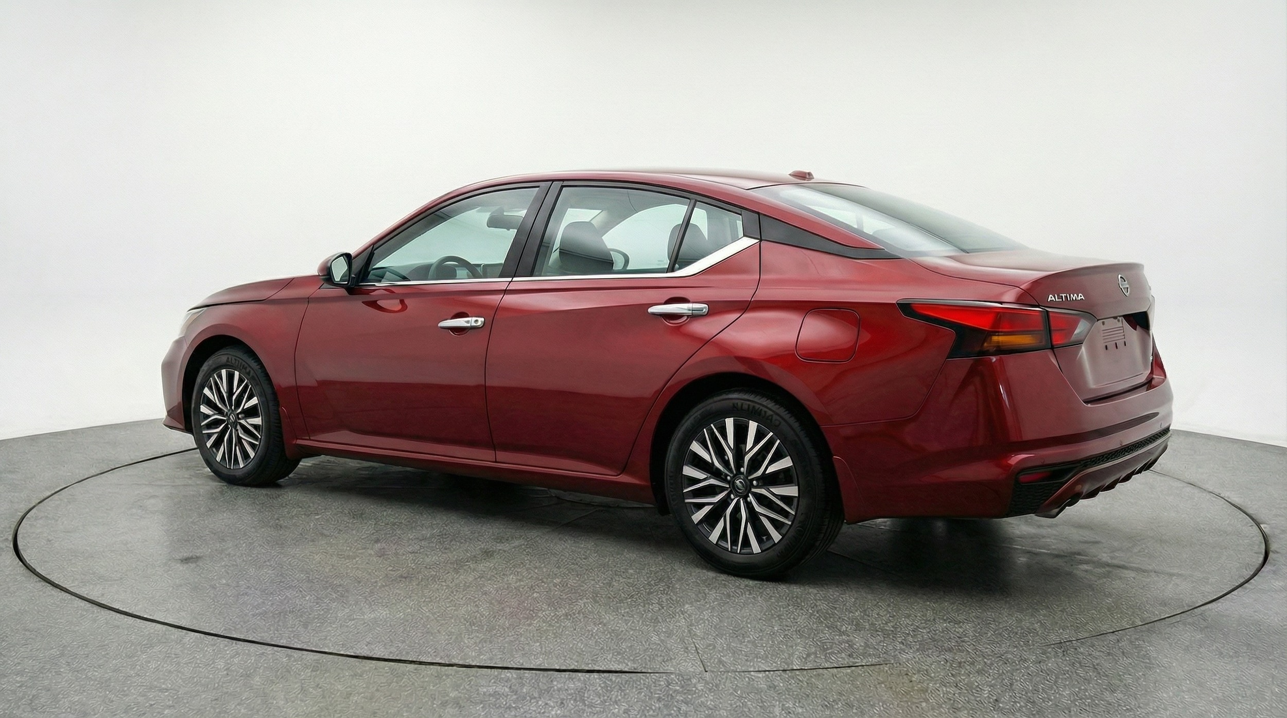 Thumbnail: 2025 Nissan Altima - 5