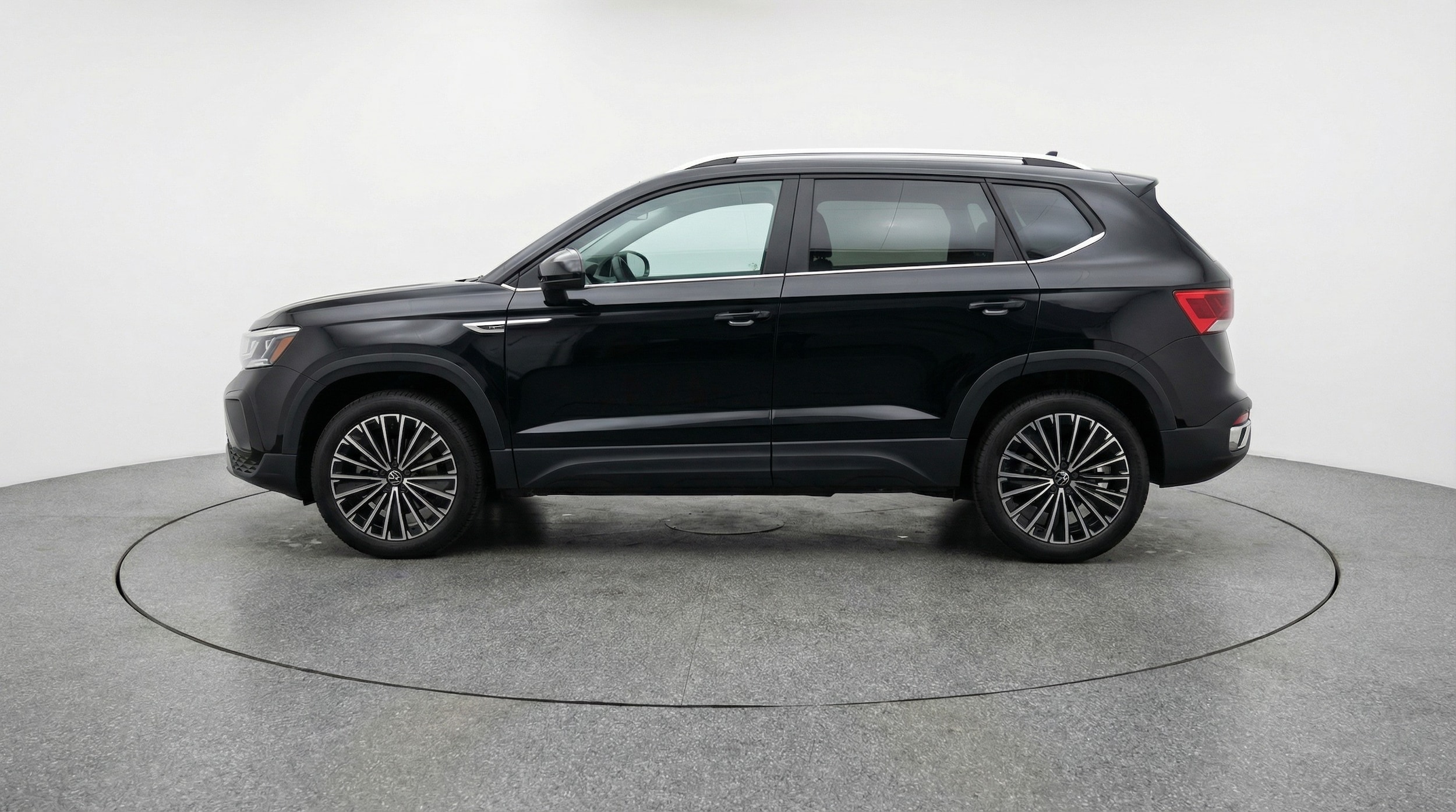 Thumbnail: 2025 Volkswagen Taos - 4