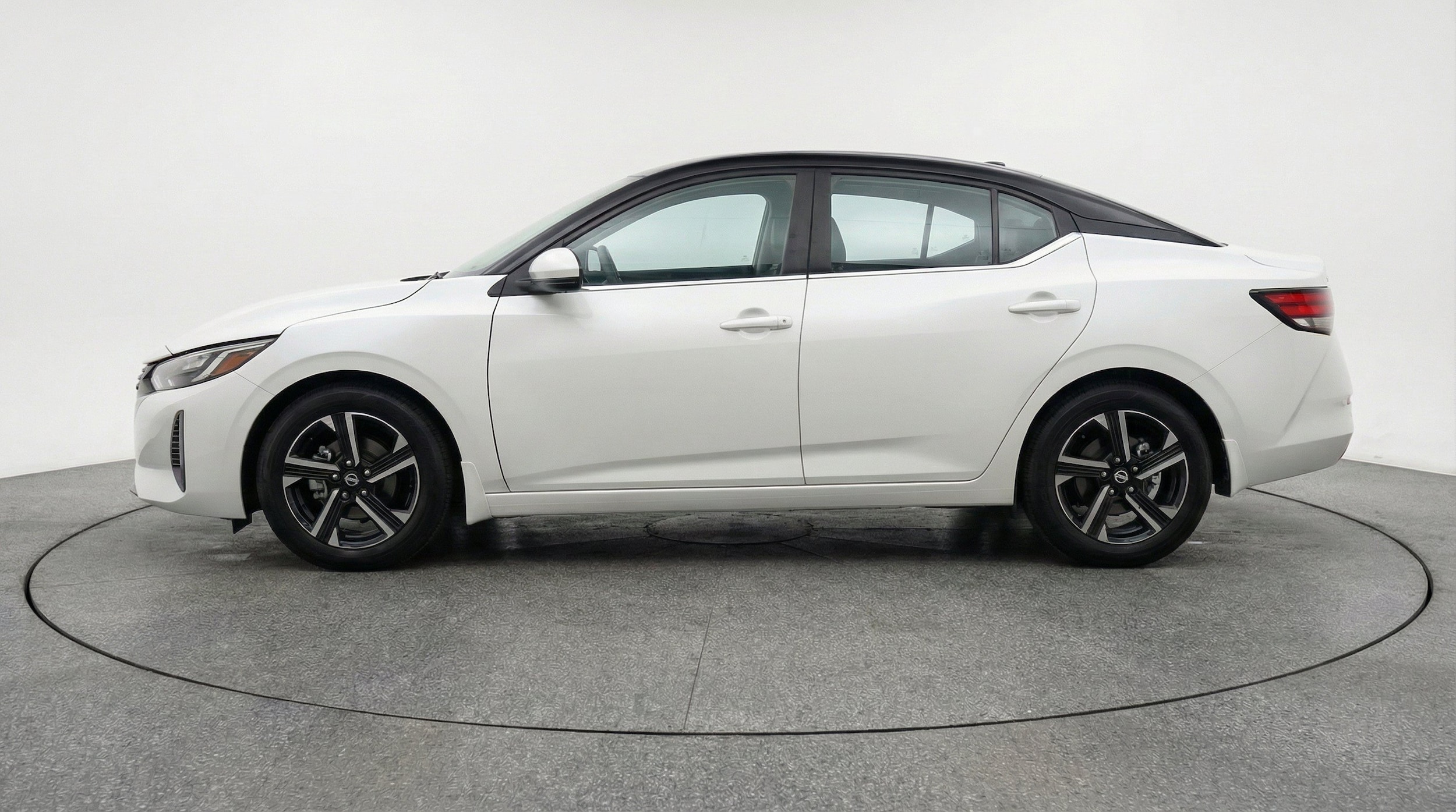 Thumbnail: 2025 Nissan Sentra - 3