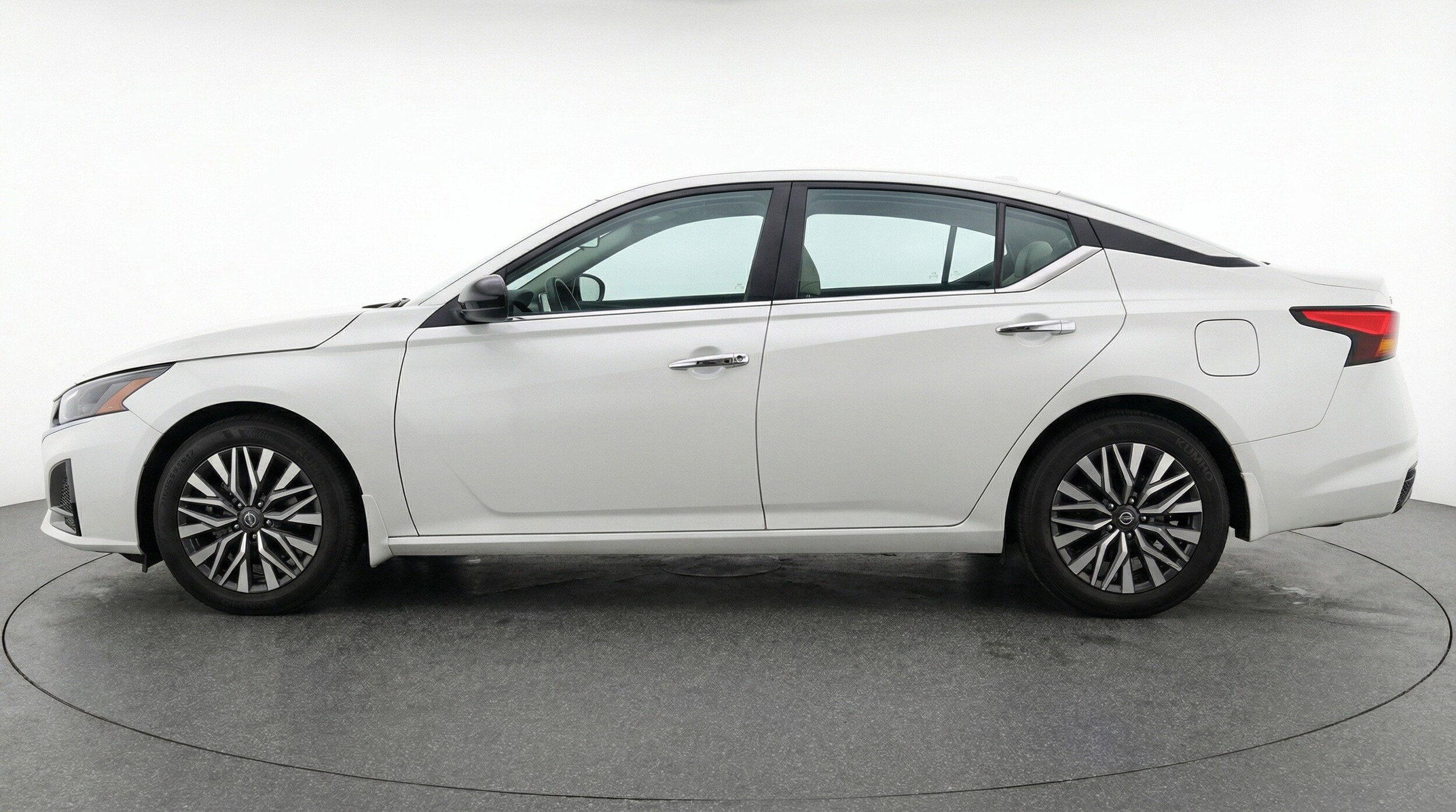 Thumbnail: 2025 Nissan Altima - 3