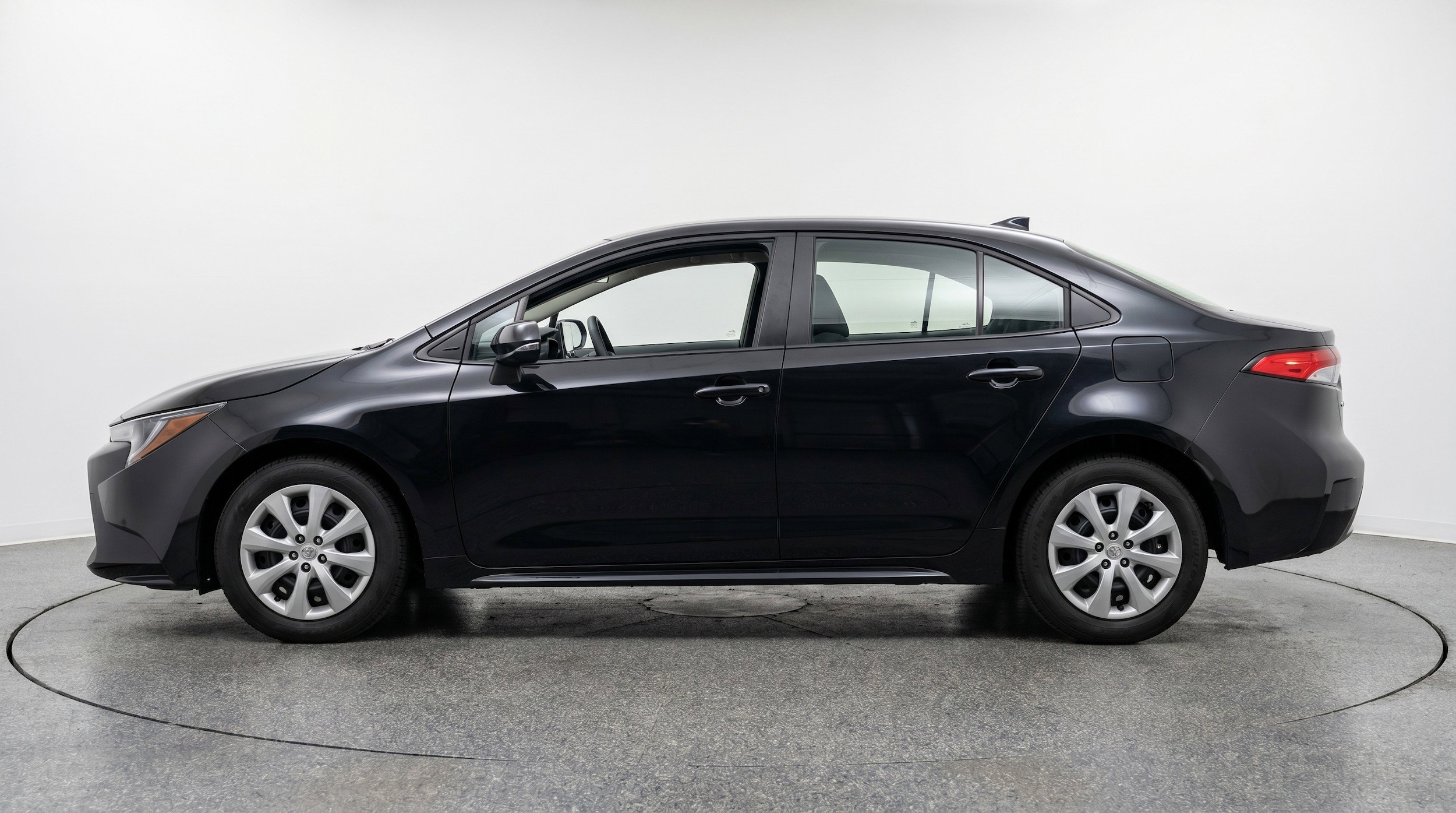 Thumbnail: 2025 Toyota Corolla - 3